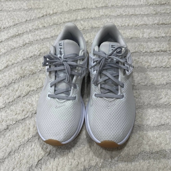 Nike Air Max Women’s Bella leopard print sneakers - Picture 3 of 6